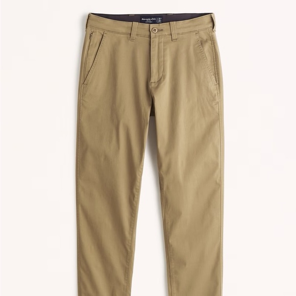 Abercrombie & Fitch Other - A&F 90s Straight Modern Chino in Dark Khaki